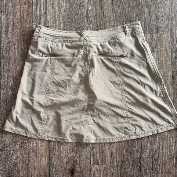 LL Bean side 12 skort olive green excellent condition - Picture 5 of 7